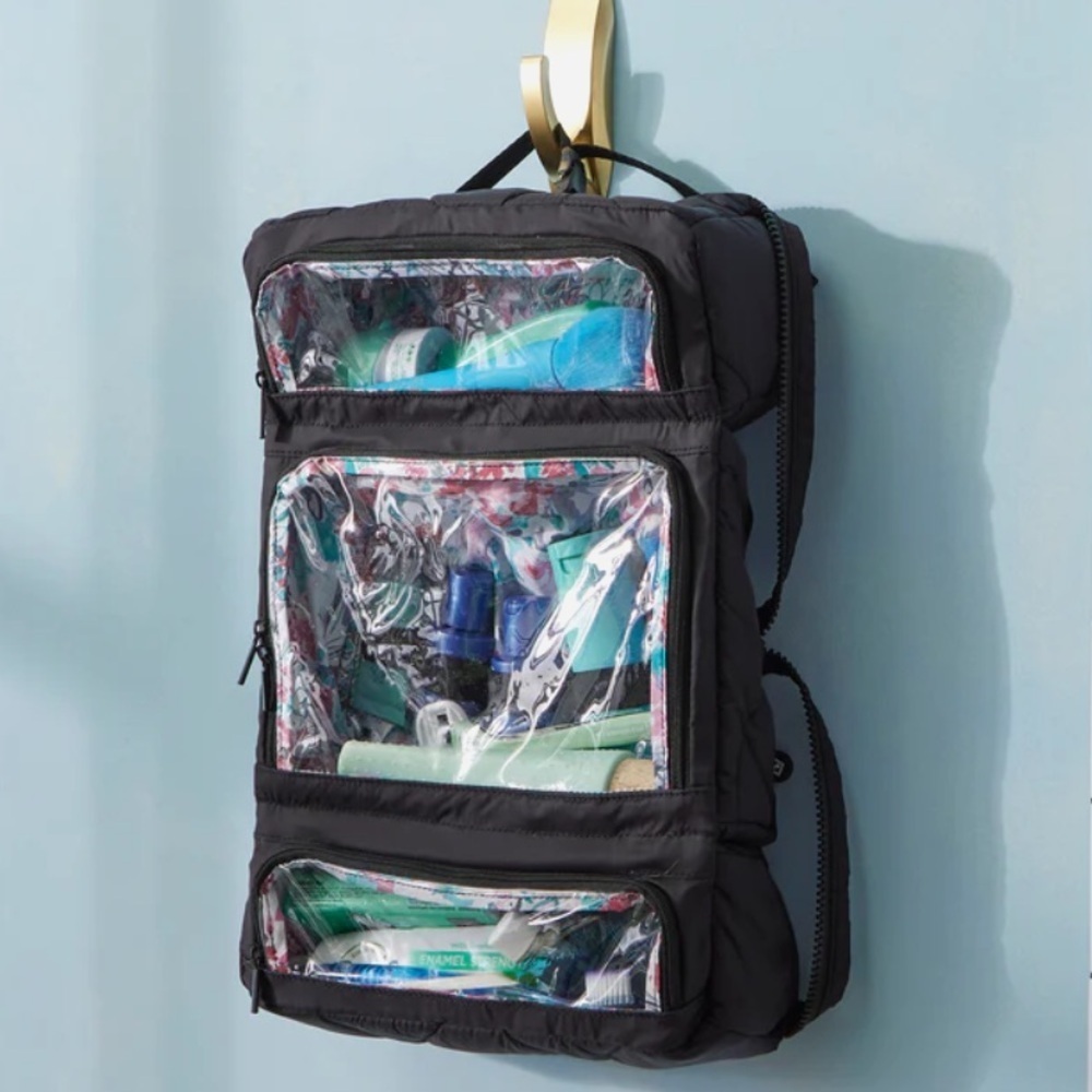 Vera Bradley Featherweight Hanging Organizer BLACK Cosmetic artist garden lining